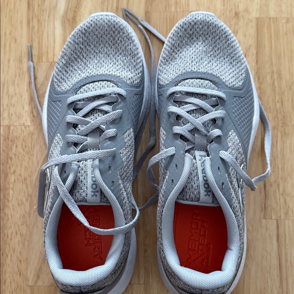 Women Reebok Light Gray Sneakers. Size 8. NWOT